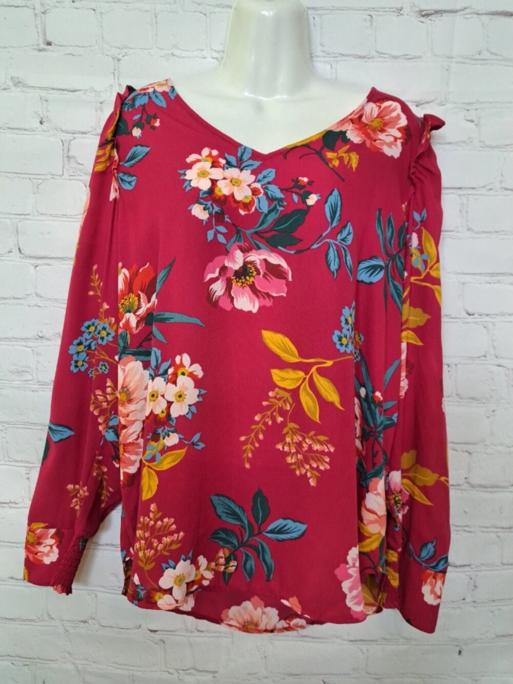 Loft Feminine Floral Print Top Size Medium